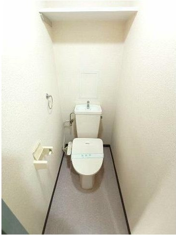 トイレ　落ち着いた色調のトイレです♪