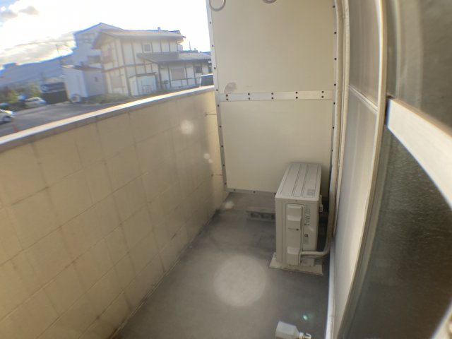 バルコニー　別部屋同間取の画像となります。
