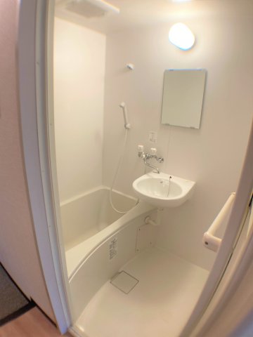 バス・シャワールーム　別部屋同間取の画像となります。