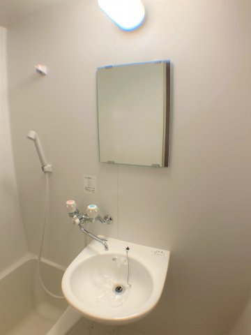 洗面設備　別部屋同間取の画像となります。