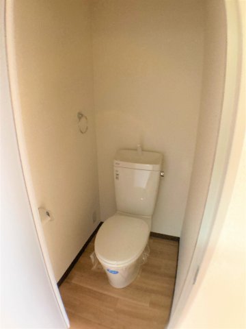 トイレ　別部屋同間取の画像となります。