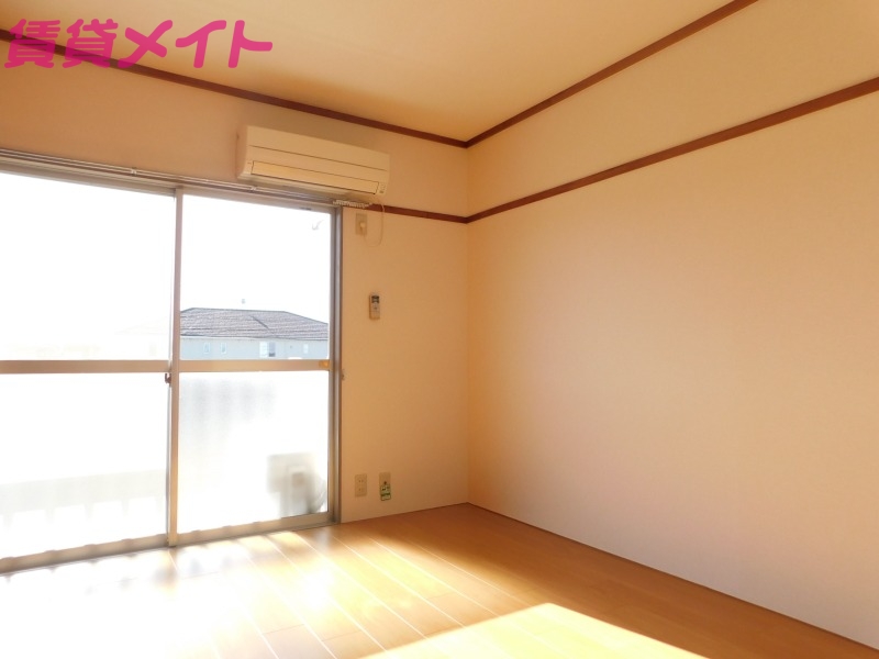 シティハイツさちの居間写真