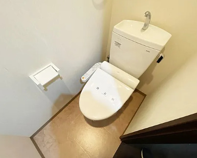 地下鉄中央線 深江橋駅 徒歩1分 9階建 築12年のトイレ写真