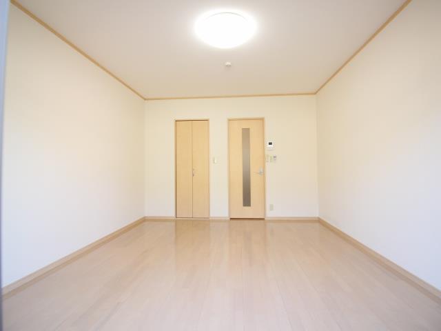 アムール長崎IIの居間写真