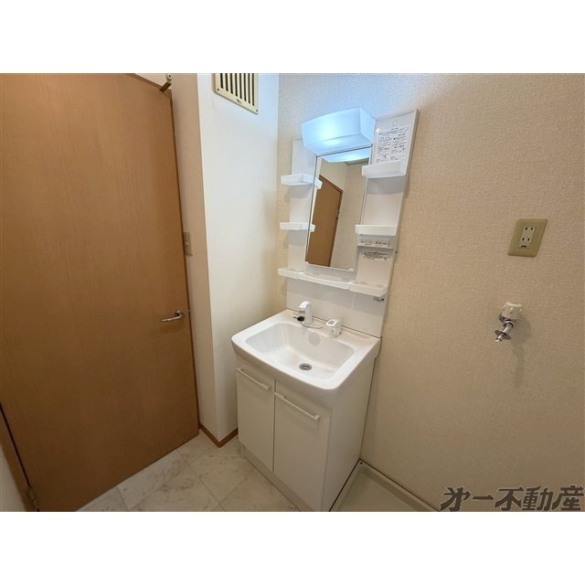 洗面設備　洗髪洗面化粧台
