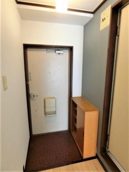 玄関　※別部屋の写真です