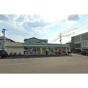 コンビニ　ファミリーマート静岡千代田店（コンビニ）まで379m