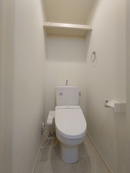 西武新宿線 鷺ノ宮駅 徒歩10分 2階建 築9年のトイレ写真