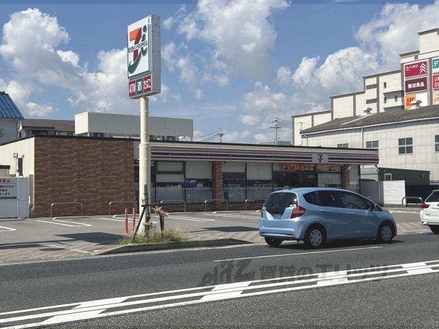 コンビニ　セブンイレブン尼崎塚口本町３丁（コンビニ）まで1300m