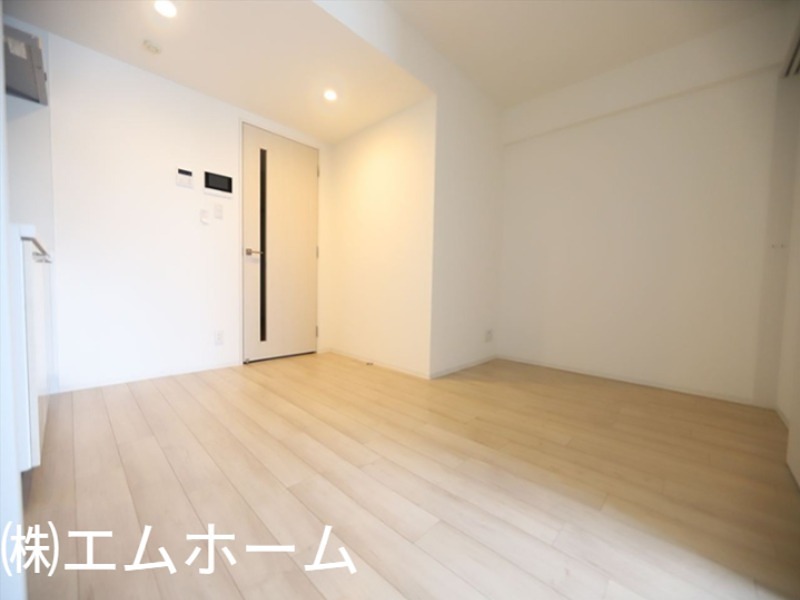 居室・リビング　LDK8.1帖　洋室3.2帖