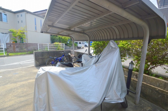 コンビニ　セブンイレブン熊野町萩原8丁目店（コンビニ）まで763m