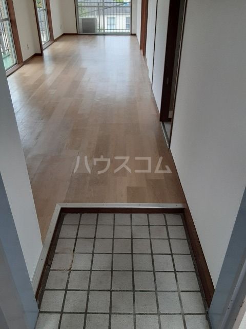 日香苑Iの玄関写真