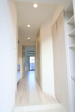 コンフォリア新宿の玄関写真
