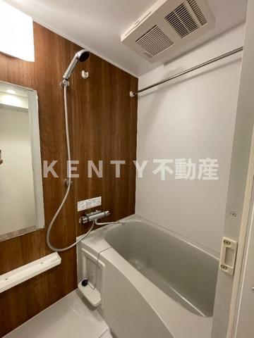 バス・シャワールーム　コンパクトで使いやすいお風呂です