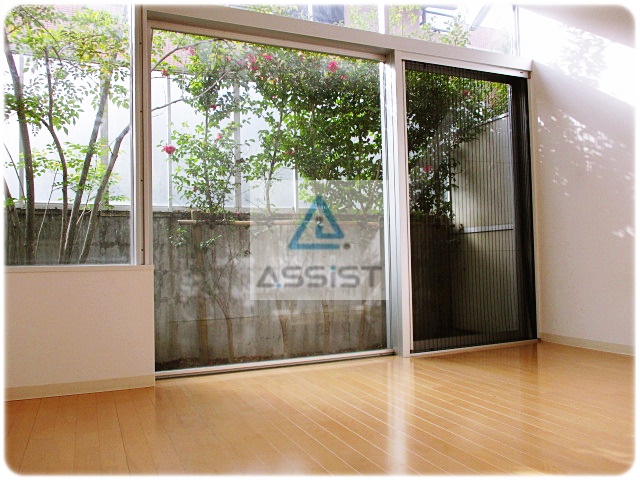 AXIS COURT KOENJIの居間写真
