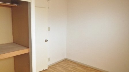居室・リビング　日当たり良好です。