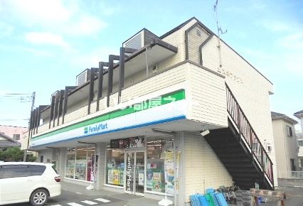 コンビニ　ファミリーマート 南足柄まました店（コンビニ）まで393m