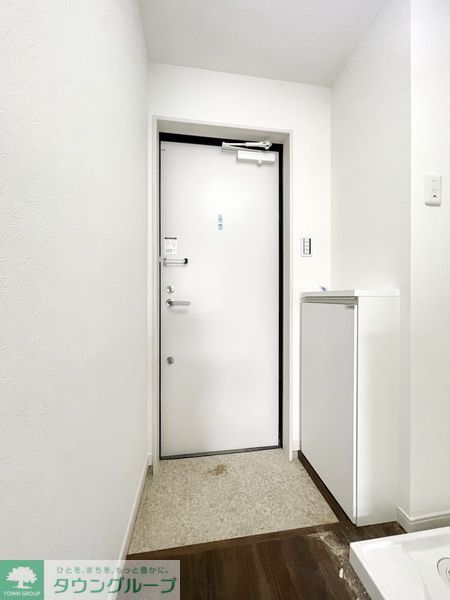 グリーンライン 中山駅 徒歩9分 2階建 築4年の玄関写真