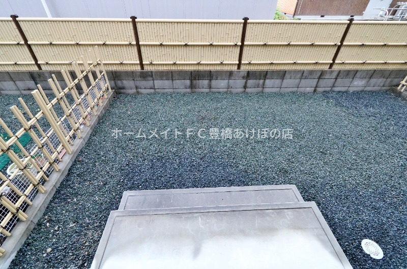 バルコニー　専用庭