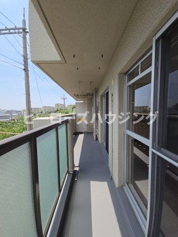 バルコニー　※同タイプの写真となり、実際のお部屋とは異なる場合があります