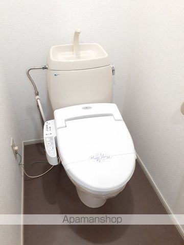 ＪＲ日豊本線 宮崎駅 バス乗車時間：10分 最寄りバス停で下車 徒歩4分 2階建 築30年のトイレ写真