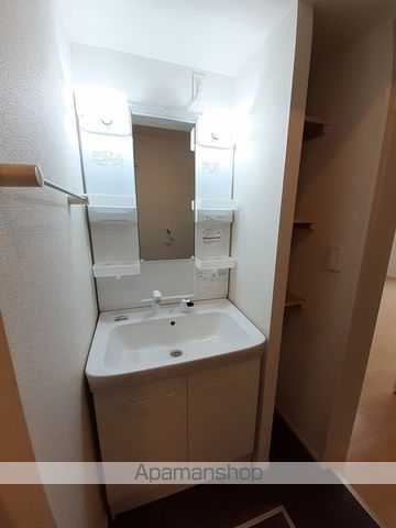 ＪＲ青梅線 河辺駅 バス乗車時間：11分 最寄りバス停で下車 徒歩2分 2階建 築11年の内装写真