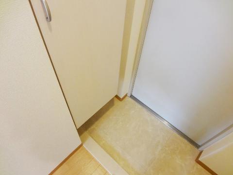 玄関　靴箱あり