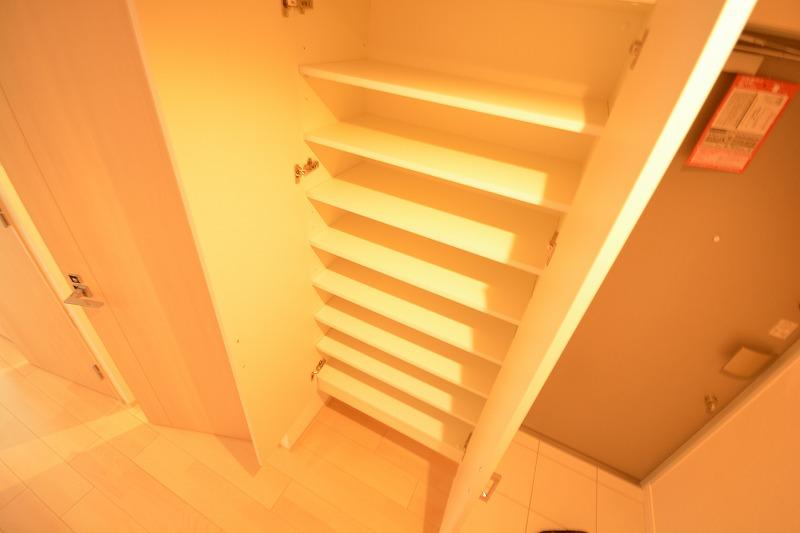 レジュールアッシュ松屋町の玄関写真