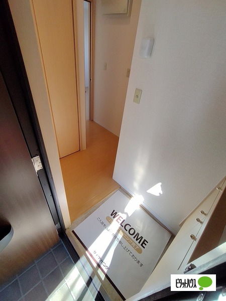 玄関　同物件別部屋