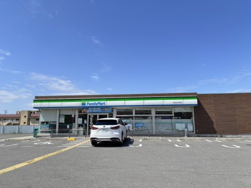 コンビニ　ファミリーマート 岸和田三田町店（コンビニ）まで422m