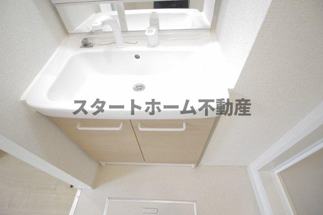 洗面設備　スペースが確保できる洗面所です