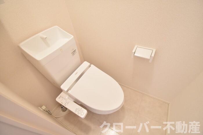 ＪＲ予讃線 宇多津駅 徒歩61分 2階建 築10年のトイレ写真
