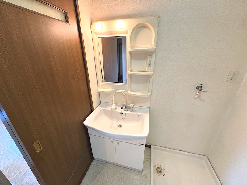 洗面設備　同タイプ別部屋の写真となります