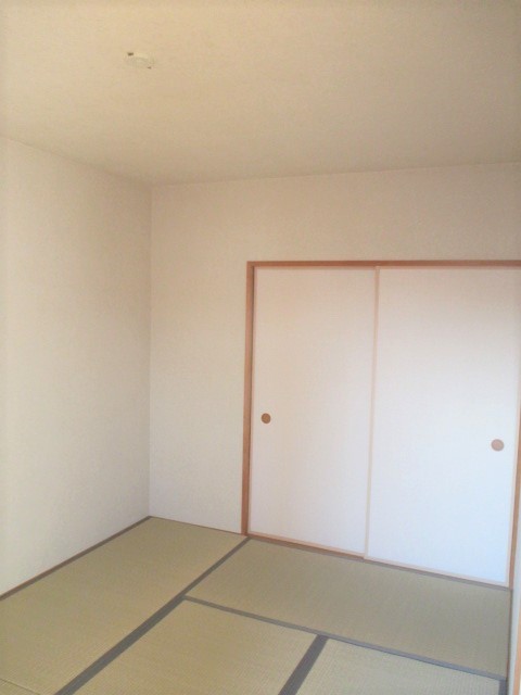 フローラ浦和の居間写真