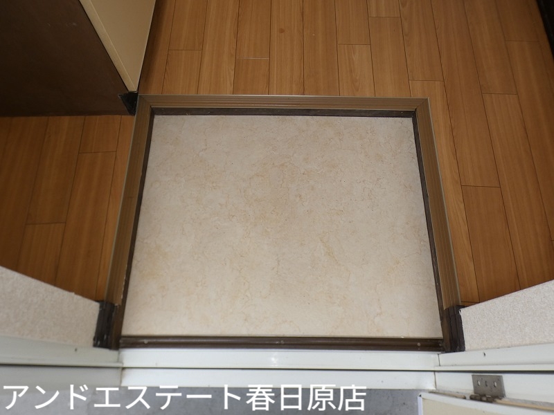 西鉄天神大牟田線 都府楼前駅 徒歩10分 2階建 築36年の玄関写真