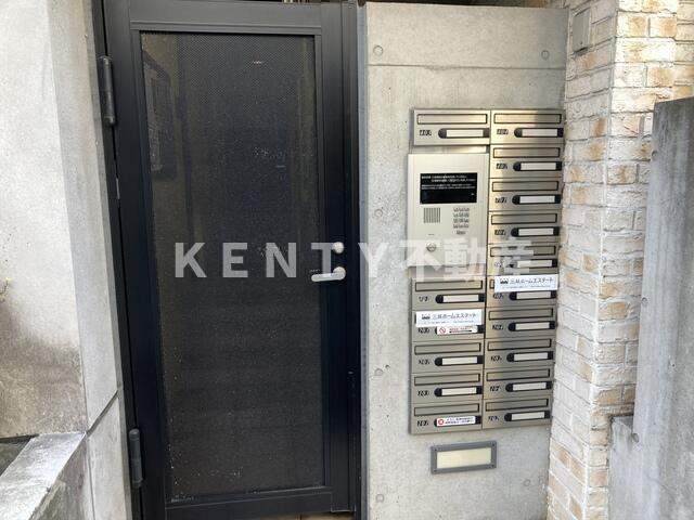 エントランス　清潔なエントランスです