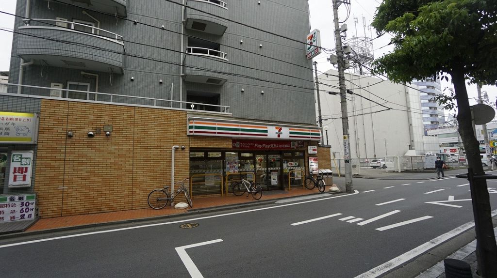 コンビニ　セブン‐イレブン/川崎多摩区役所前店（コンビニ）まで330m