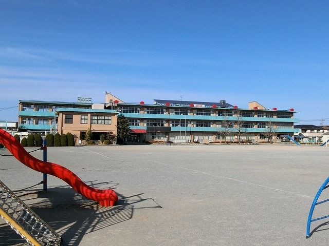 小学校　結小学校（小学校）まで2100m