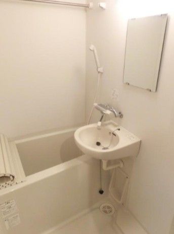 バス・シャワールーム　参考写真：別部屋タイプ