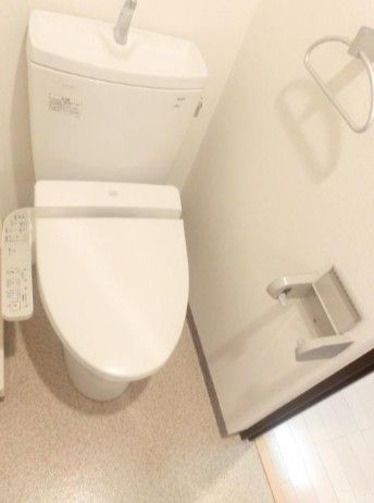 トイレ　参考写真：別部屋タイプ