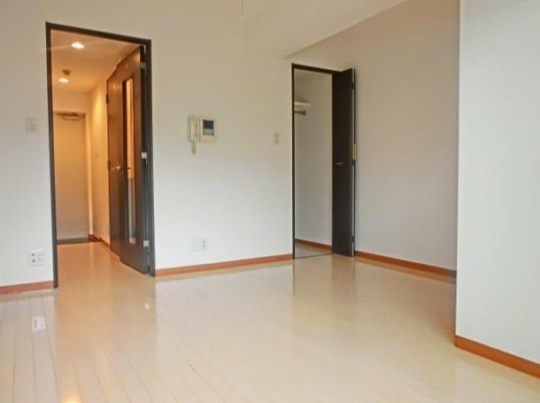 居室・リビング　参考写真：別部屋タイプ