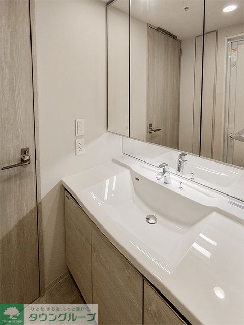 洗面設備　※写真は同タイプ住戸です。