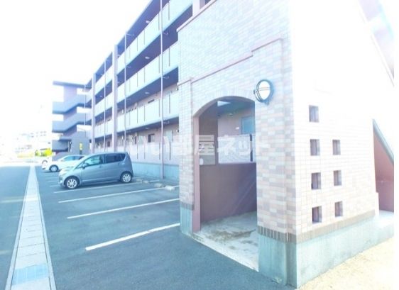 ＪＲ東海道本線 浜松駅 バス乗車時間：38分 最寄りバス停で下車 徒歩10分 4階建 築19年の外観写真