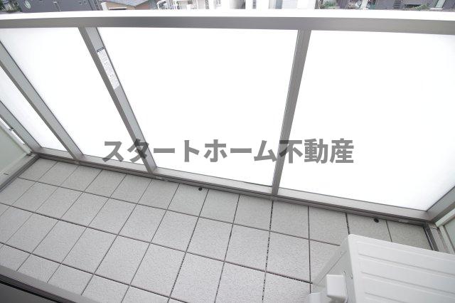 バルコニー　陽当たり良好なバルコニーです