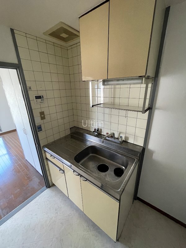 キッチン　※同タイプの他のお部屋です