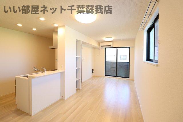 居室・リビング　ゆったり過ごせる居間です