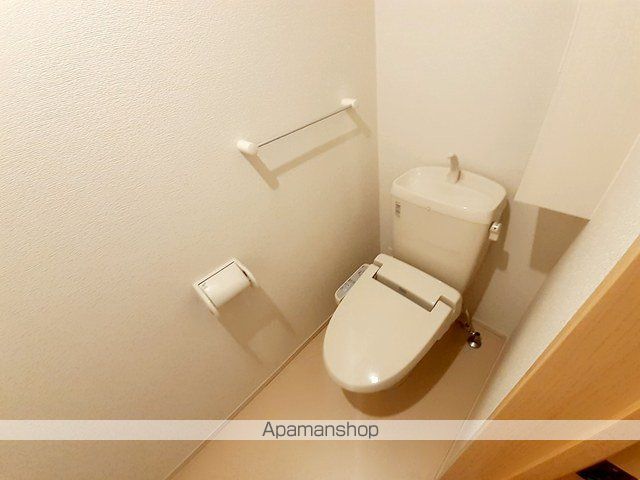 ＪＲ東海道本線 穂積駅 徒歩30分 3階建 築15年のトイレ写真