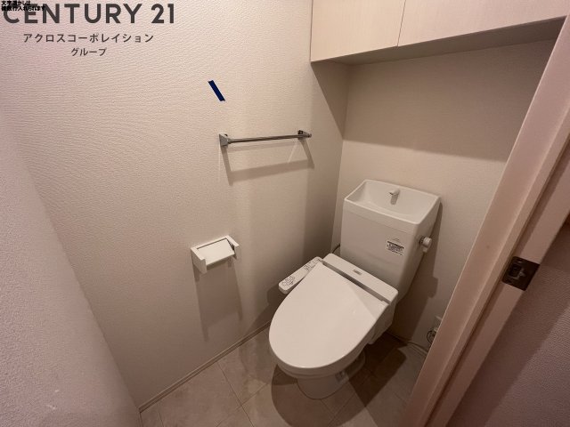 トイレ　温水洗浄便座付きのトイレです♪