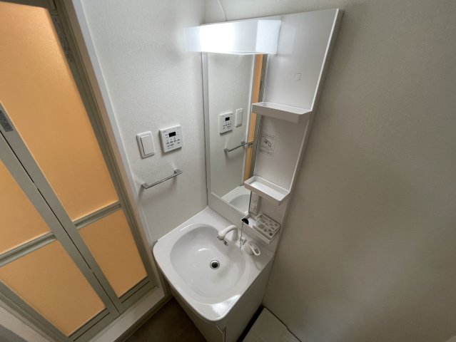 洗面設備　同物件別部屋写真
