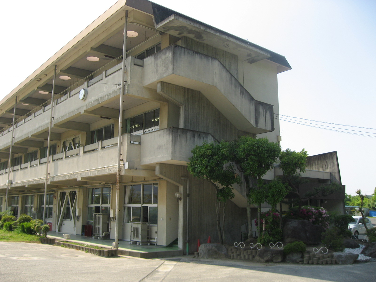 小学校　多治見市立根本小学校（小学校）まで2288m